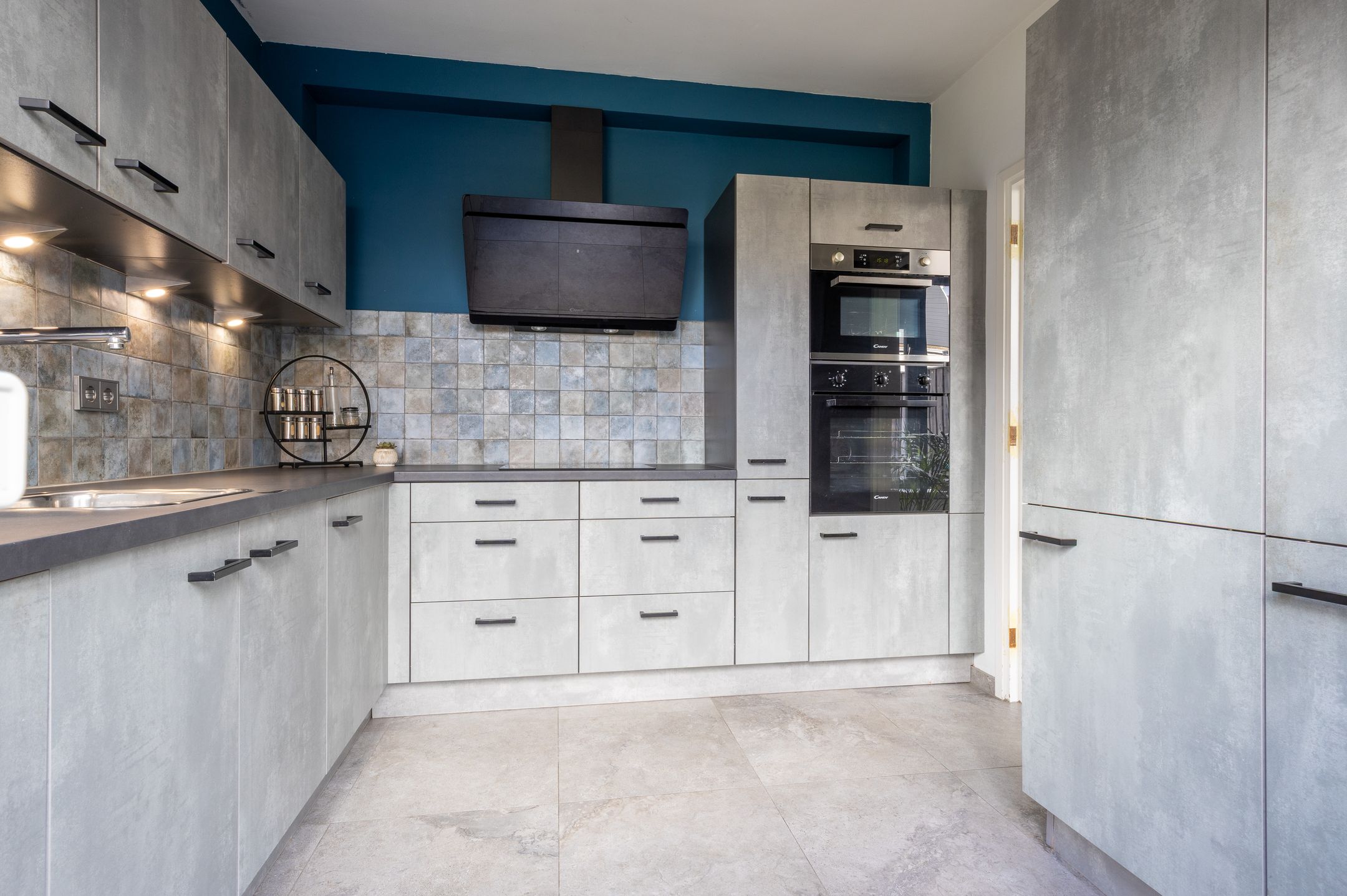 Foto 18 van Van den Berghlaan 517