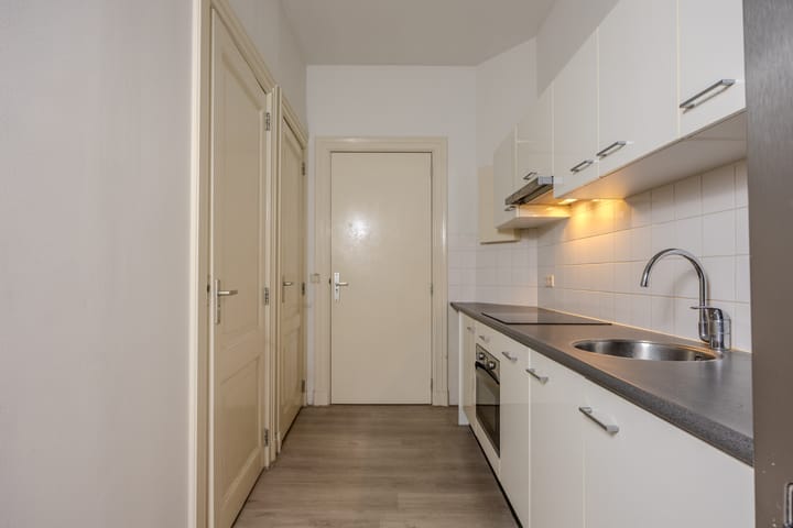 Foto 12 van Staringstraat 21-D