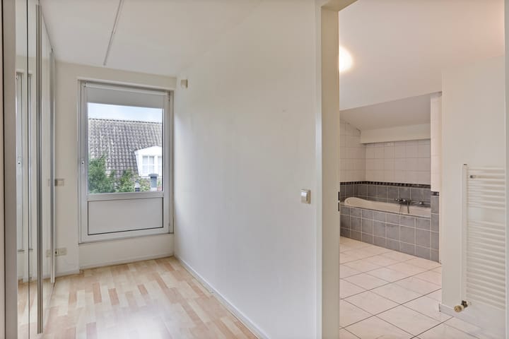 Photo 42 of Cor Gehrelslaan 82