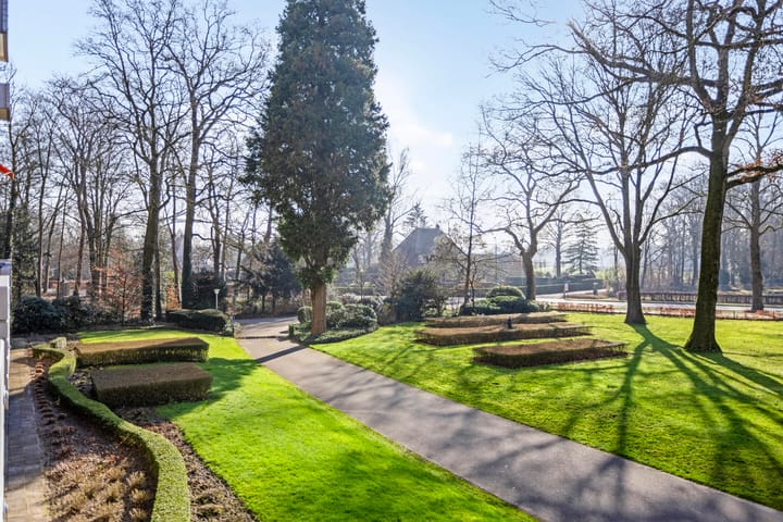 Foto 3 van Rozenhof 10