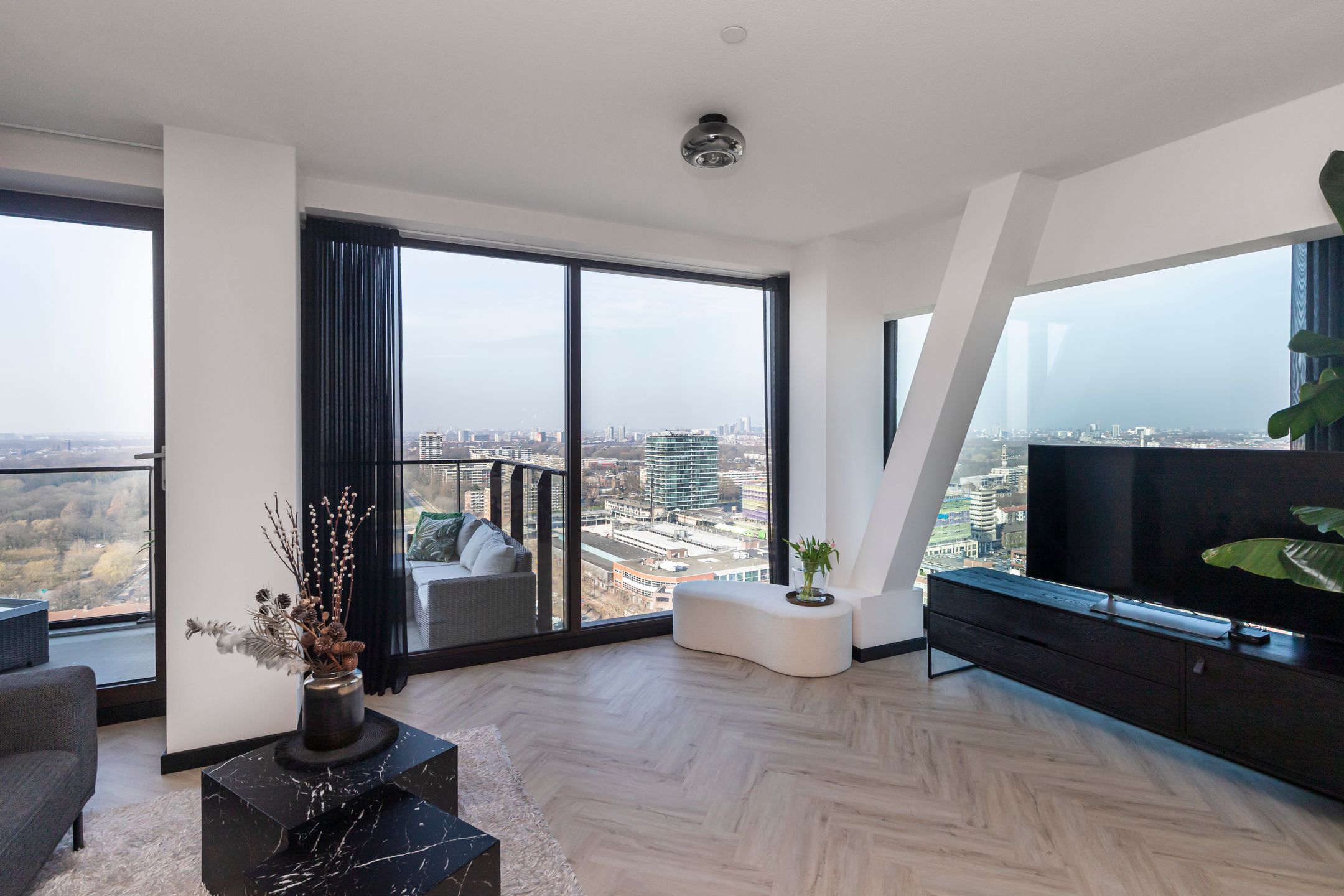 Foto 18 van C.T. Storklaan 565