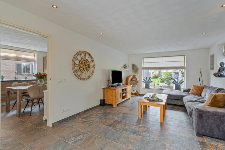 Foto 10 van Molenstraat 9