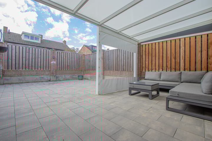 Foto 23 van Van Den Bongaertstraat 9