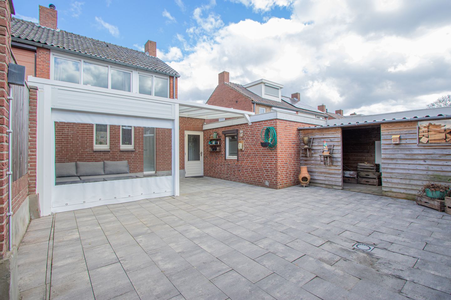 Foto 25 van Van Den Bongaertstraat 9