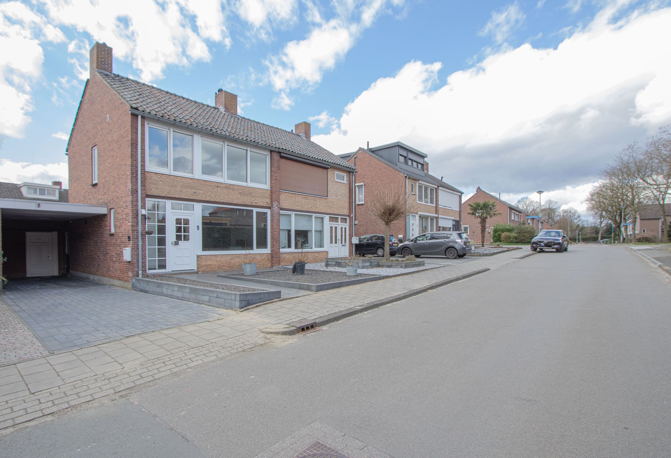 Foto 27 van Van Den Bongaertstraat 9