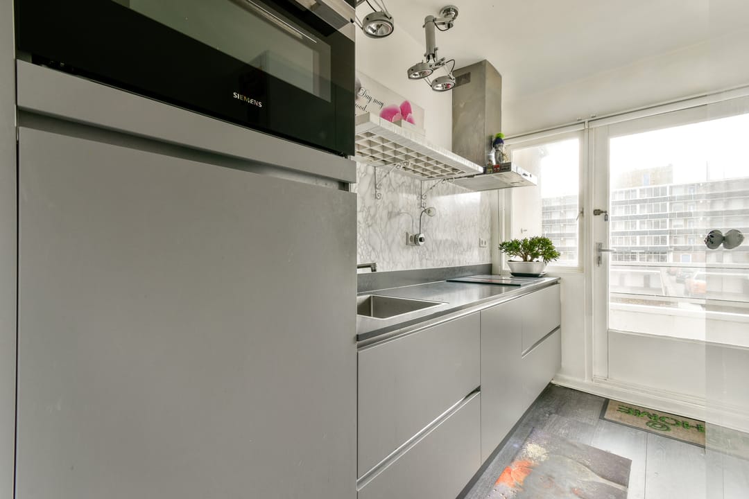 Photo 7 of Burgemeester van Alphenstraat 59-F2