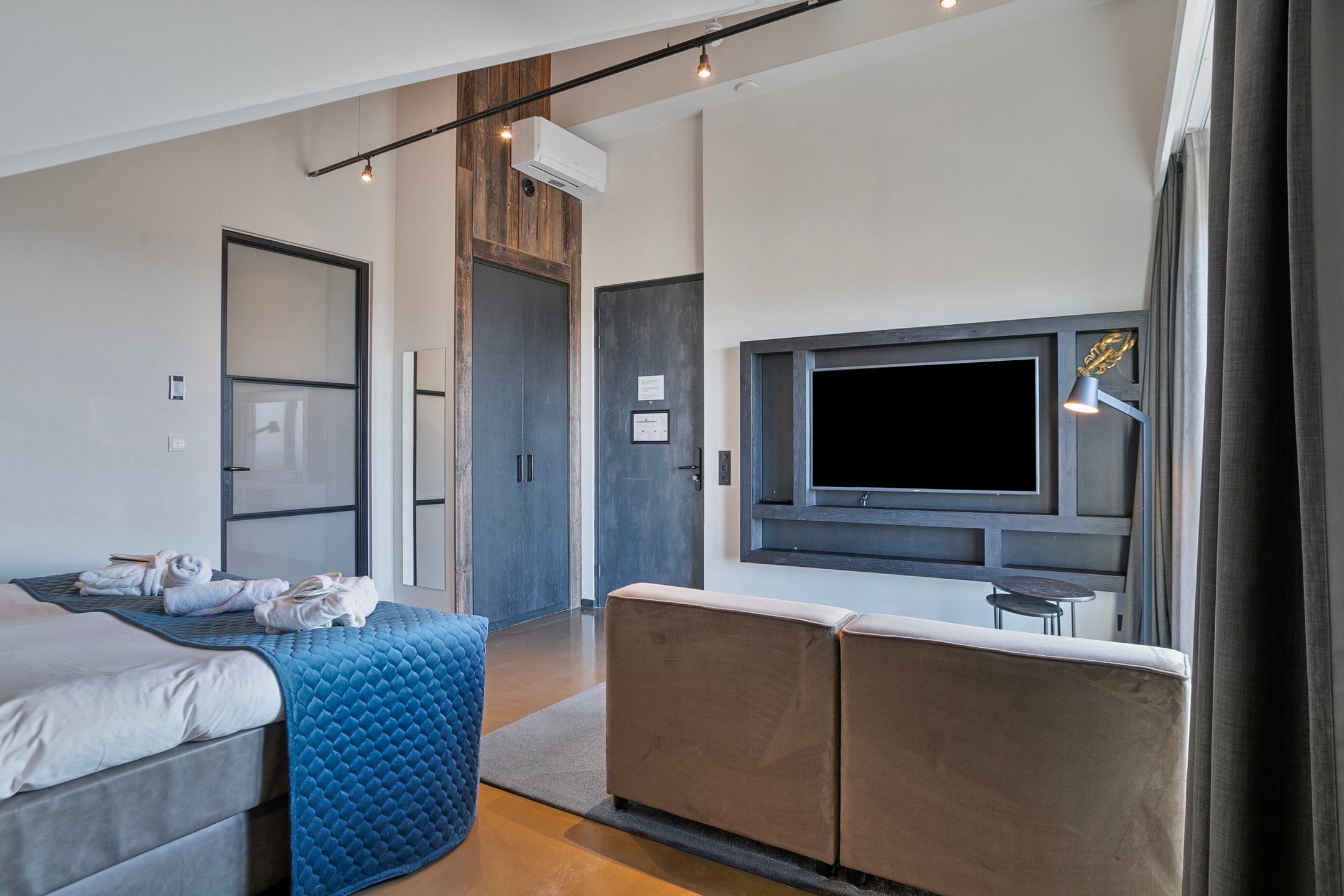 Foto 15 van Oesterdam 25-B