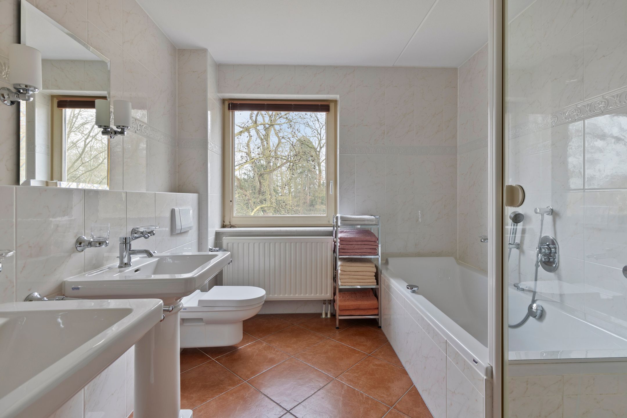 Photo 33 of Maasstraat 16