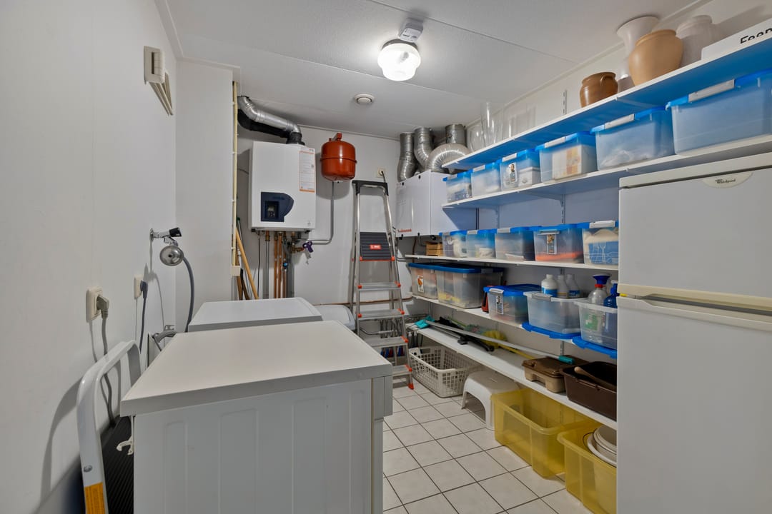 Photo 41 of Maasstraat 16