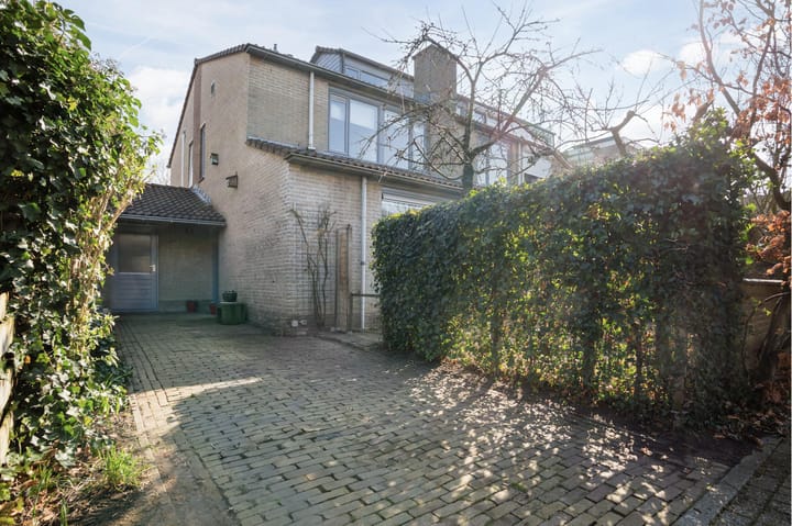 Foto 3 van Louise Michelstraat 4