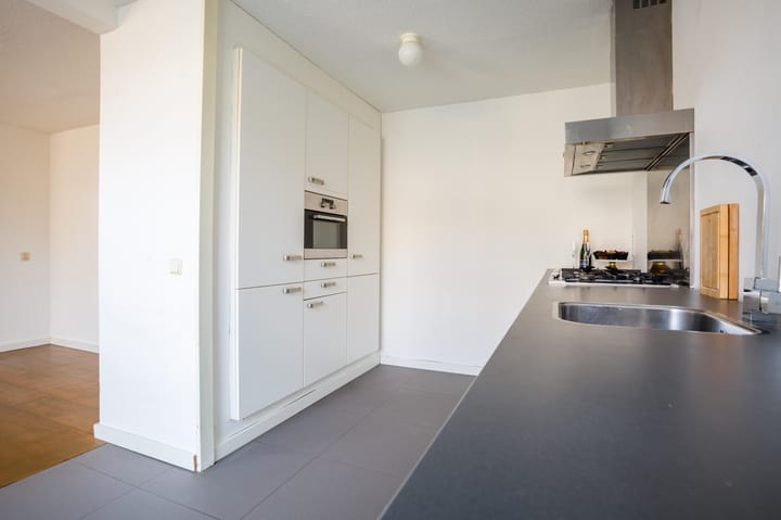 Foto 9 van Louise Michelstraat 4