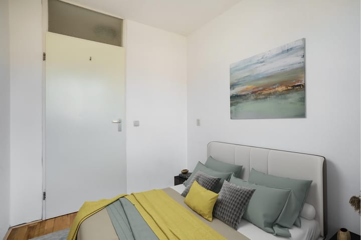 Foto 15 van Louise Michelstraat 4