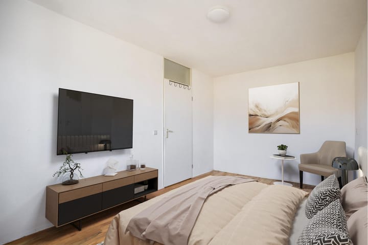 Foto 17 van Louise Michelstraat 4