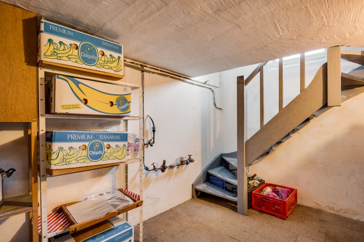 Photo 12 of Burgemeester Hoebersstraat 17