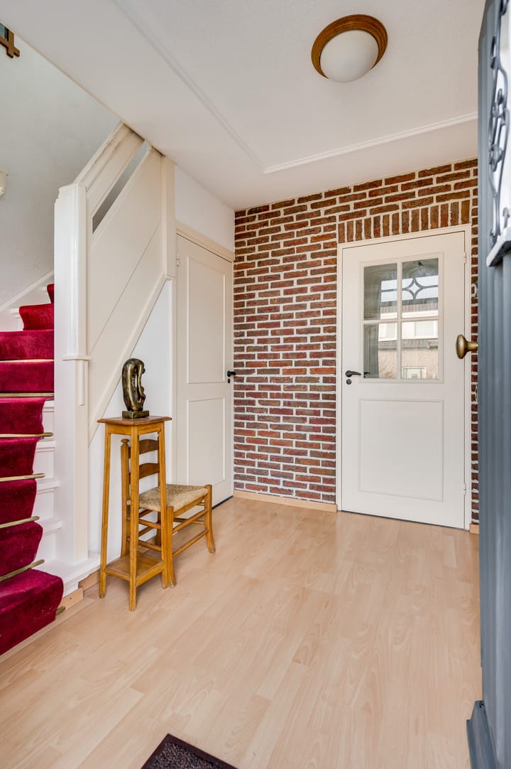 Photo 13 of Burgemeester Hoebersstraat 17