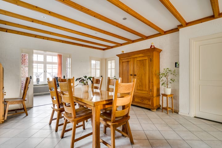 Photo 16 of Burgemeester Hoebersstraat 17