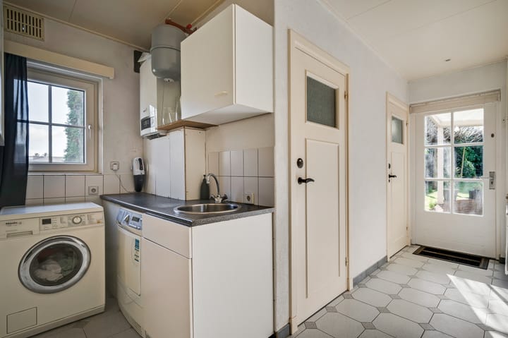 Photo 25 of Burgemeester Hoebersstraat 17