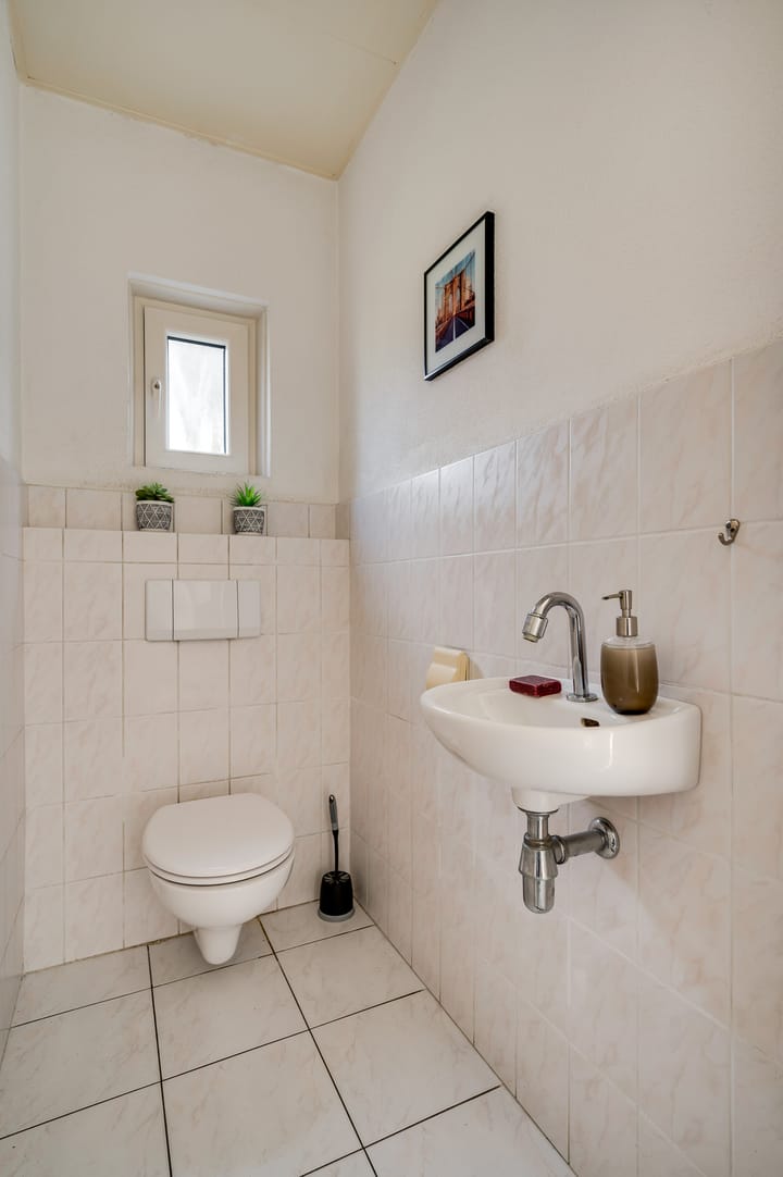 Photo 27 of Burgemeester Hoebersstraat 17