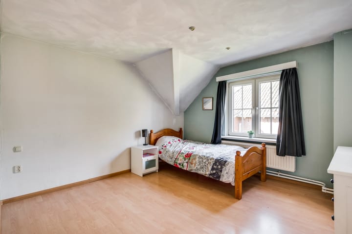 Photo 33 of Burgemeester Hoebersstraat 17