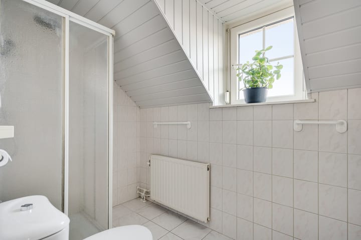 Photo 36 of Burgemeester Hoebersstraat 17