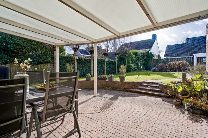 Photo 38 of Burgemeester Hoebersstraat 17