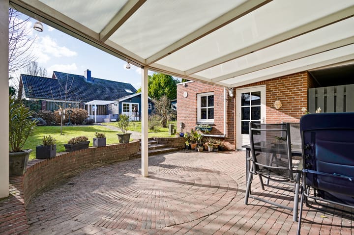 Photo 39 of Burgemeester Hoebersstraat 17