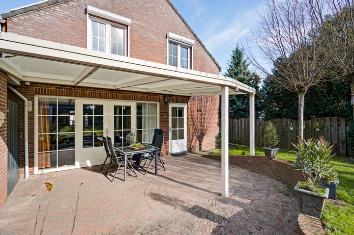 Photo 40 of Burgemeester Hoebersstraat 17