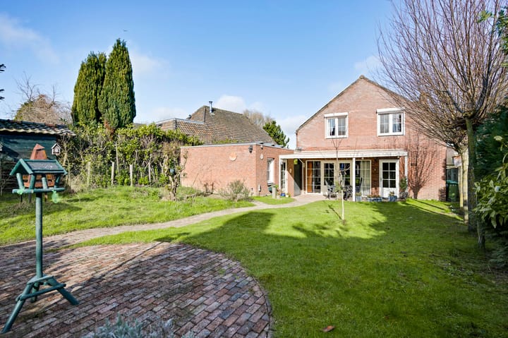 Photo 42 of Burgemeester Hoebersstraat 17