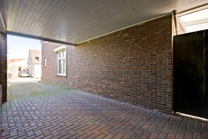 Photo 45 of Burgemeester Hoebersstraat 17