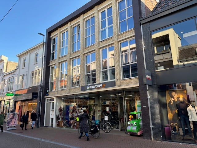 View photo 1 of Heuvelstraat 11