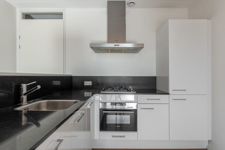 Photo 12 of Van Naeldwijcklaan 171