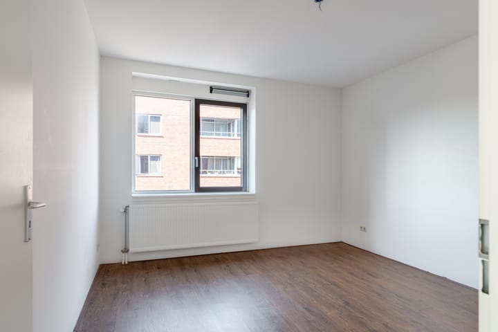 Photo 16 of Van Naeldwijcklaan 171