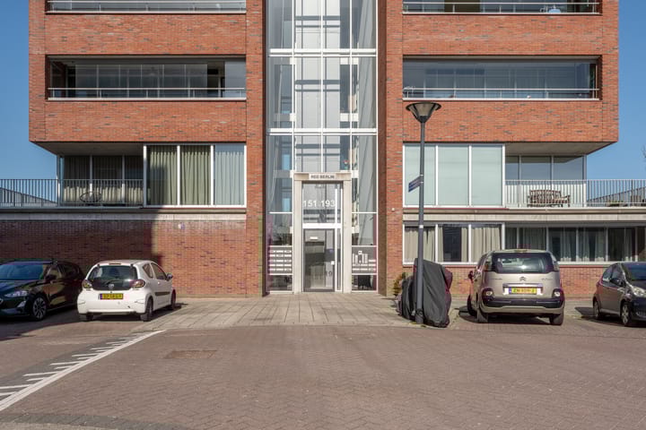 Photo 19 of Van Naeldwijcklaan 171