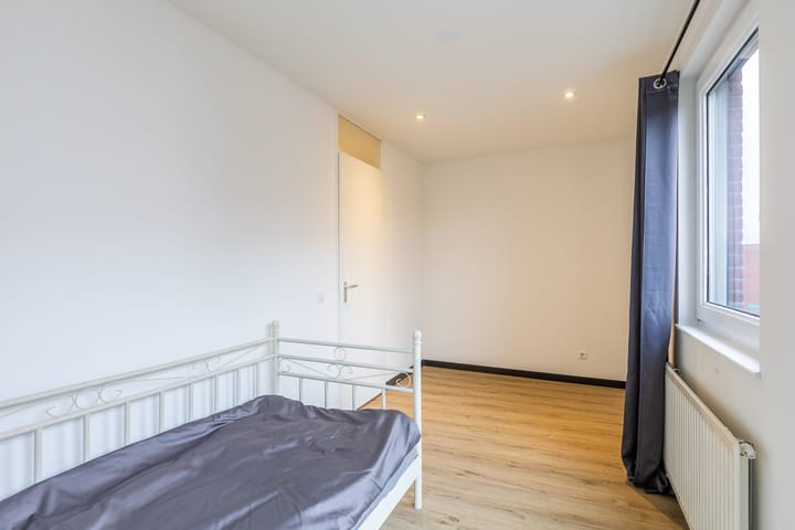 Foto 24 van Regenboog 74-A