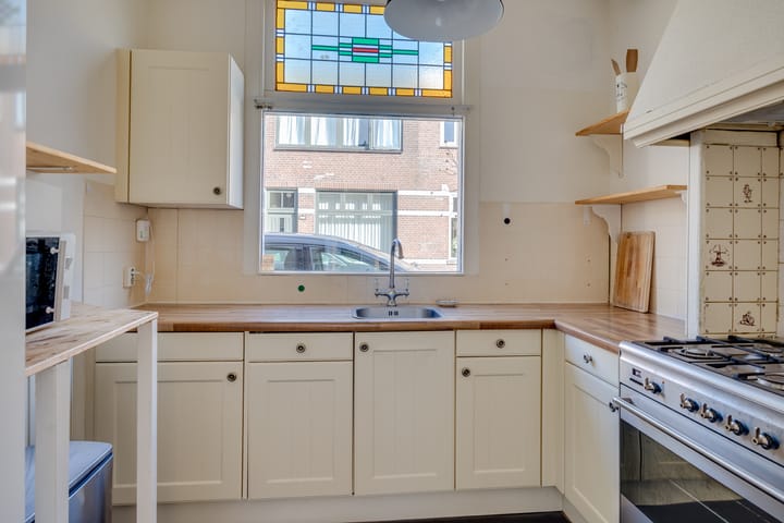 Photo 2 of Verenigingstraat 68