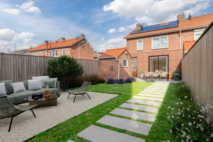 Foto 24 van Outshoornstraat 18