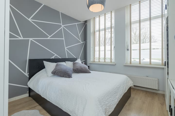 Photo 4 of Haarlemmerweg 49-H