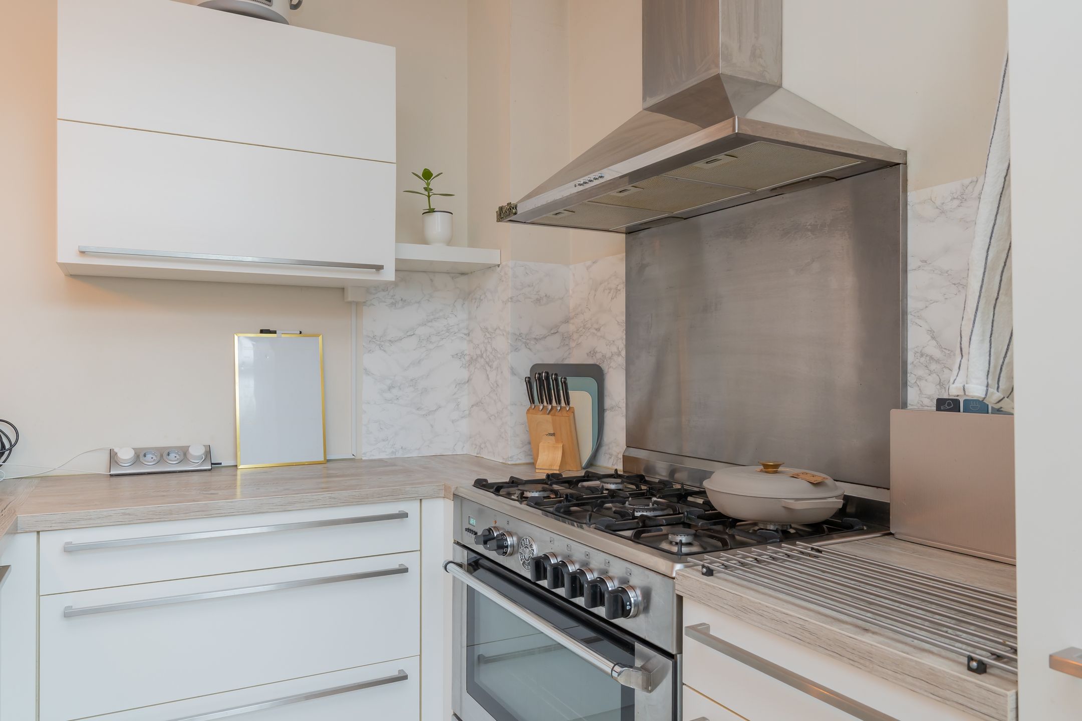 Foto 18 van Haarlemmerweg 49-H