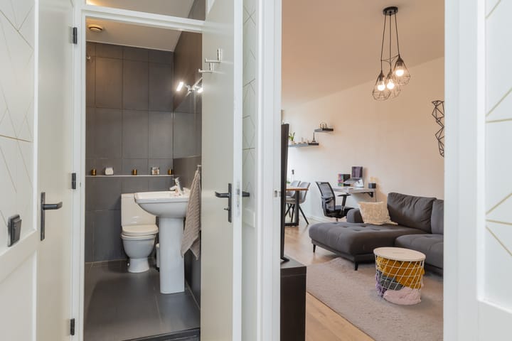 Foto 19 van Haarlemmerweg 49-H