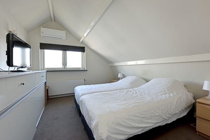 Photo 15 of van Wassenaerstraat 1-A