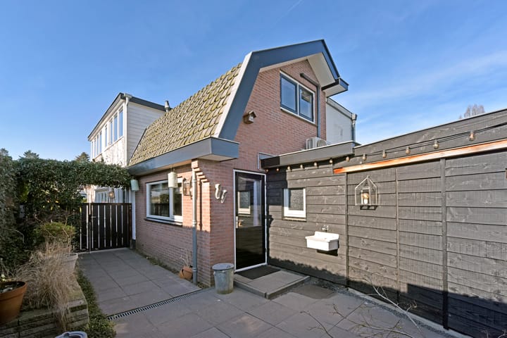 Photo 25 of van Wassenaerstraat 1-A