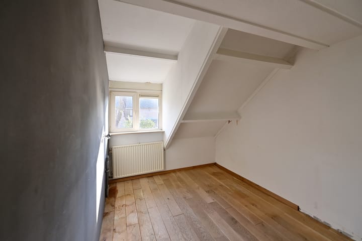 Photo 9 of Steenkarper 31