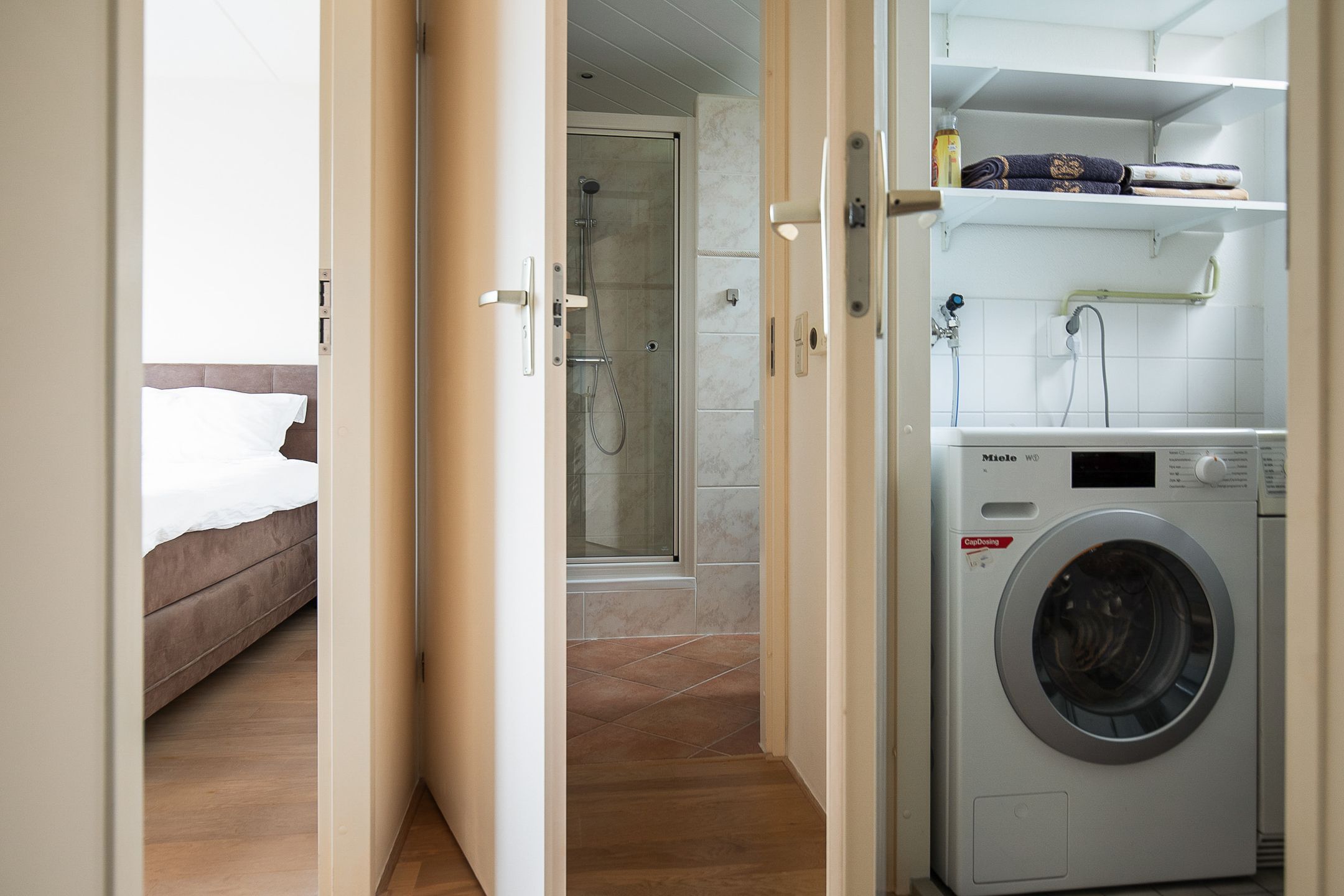 Foto 36 van Haya van Somerensingel 109