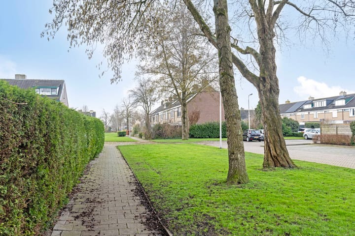 Foto 40 van Burg Henrylaan 60