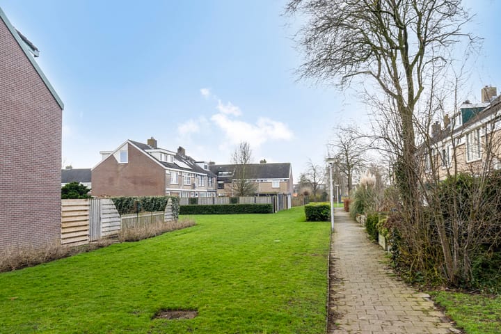 Foto 41 van Burg Henrylaan 60