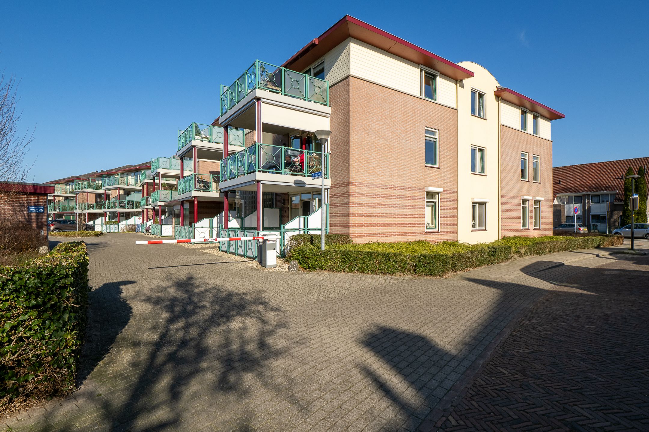 Foto 33 van Elzenstraat 8-20