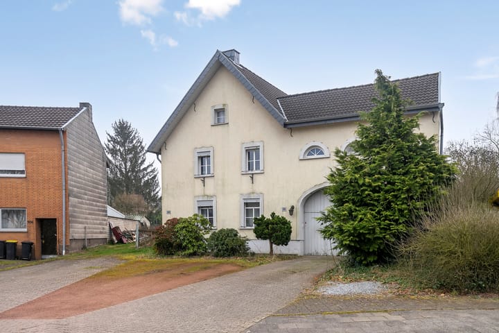 Foto 2 van Jan-von-Werth-Straße 102