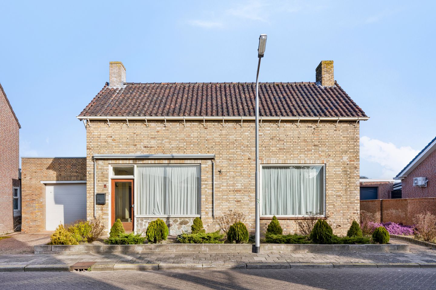 Foto 1 van Dahliastraat 6