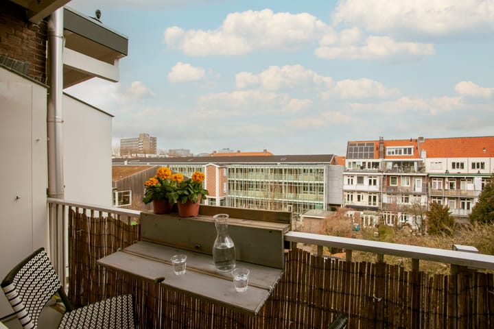 Photo 13 of Sassenheimstraat 54-3