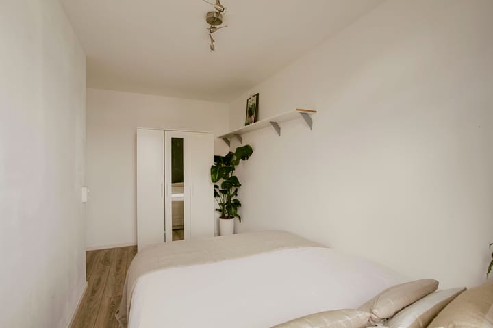 Photo 17 of Sassenheimstraat 54-3